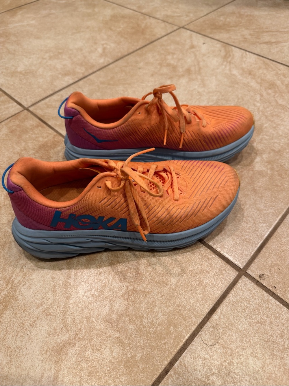 Hoka HOKA Rincon 3 running shoes Orange Shoes with Blue Logo Sz 8